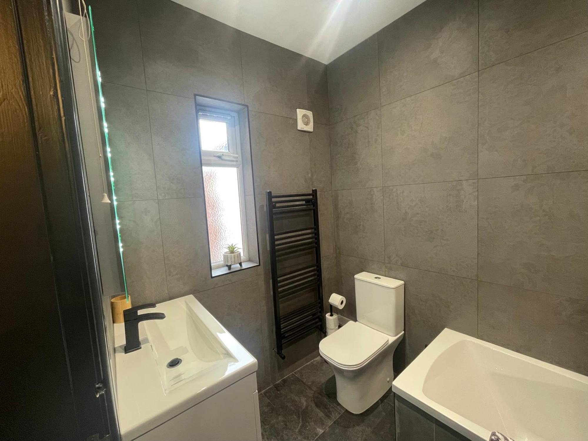 Smart Tidy Home Close To Chester City Centre Exterior photo